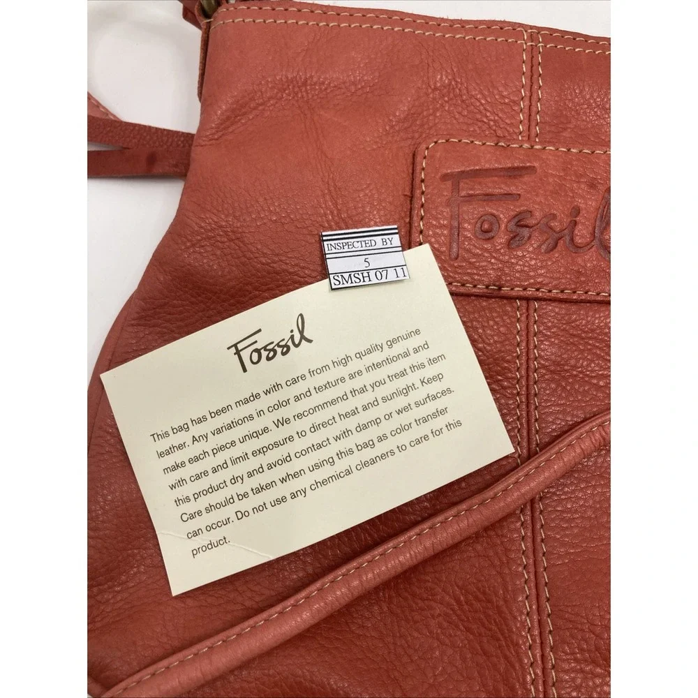 Vtg FOSSIL Coral Red Leather Crossbody Purse Bag‎ W/FOSSIL retail Card